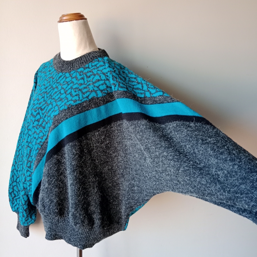 VINTAGE Blue/Grey Knit Jumper - Picture 4 of 7